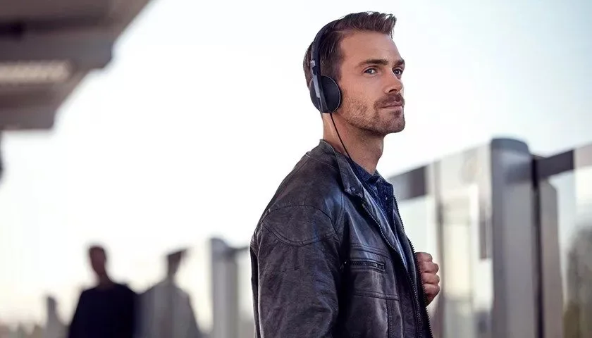 Top 5 tai nghe có cổng USB nổi bật 15 Tai Nghe Sennheiser SC 165 USB